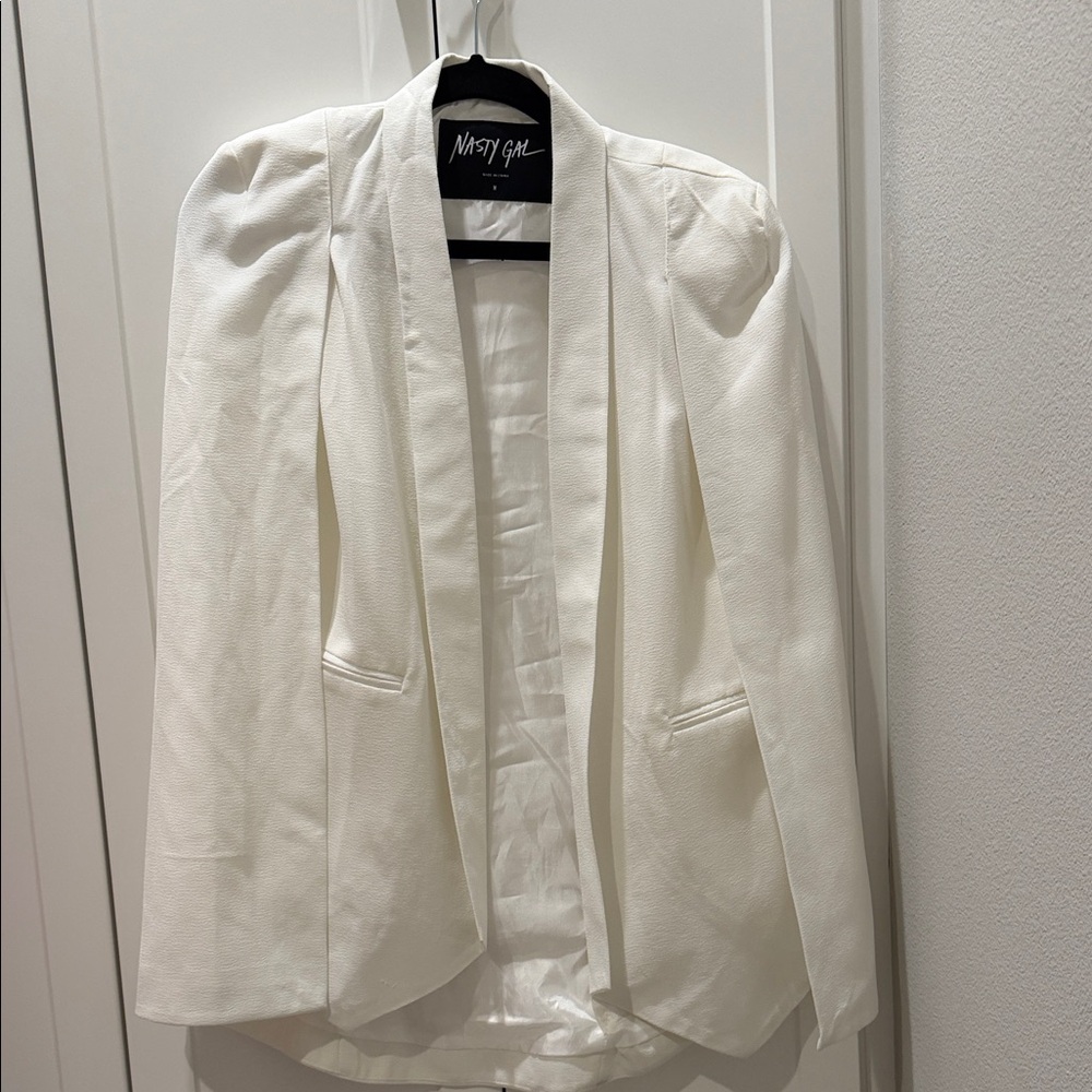 Nasty Gal Women's Medium White Cape